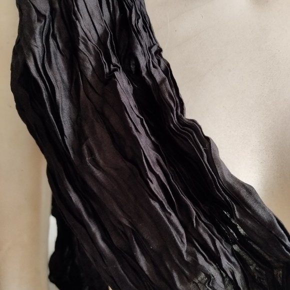 Pair of Crushed Dupattas in Cream and Black - Picture 6 of 7